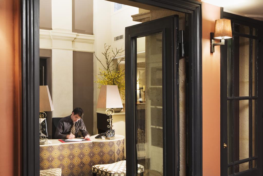 เลอ แซ็ง Hotel ปารีส ภายนอก รูปภาพ
